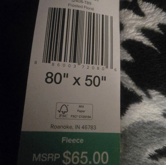 Vera Bradley Frosted Floral Design  blanket NWT - Picture 4 of 6